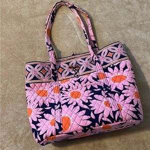 Vera Bradley love me daisy tote